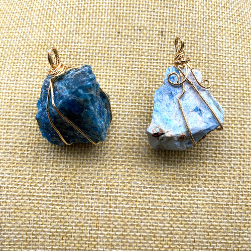 Natural Stone Pendant Necklace Quartz irregular Crystal Gold Plated